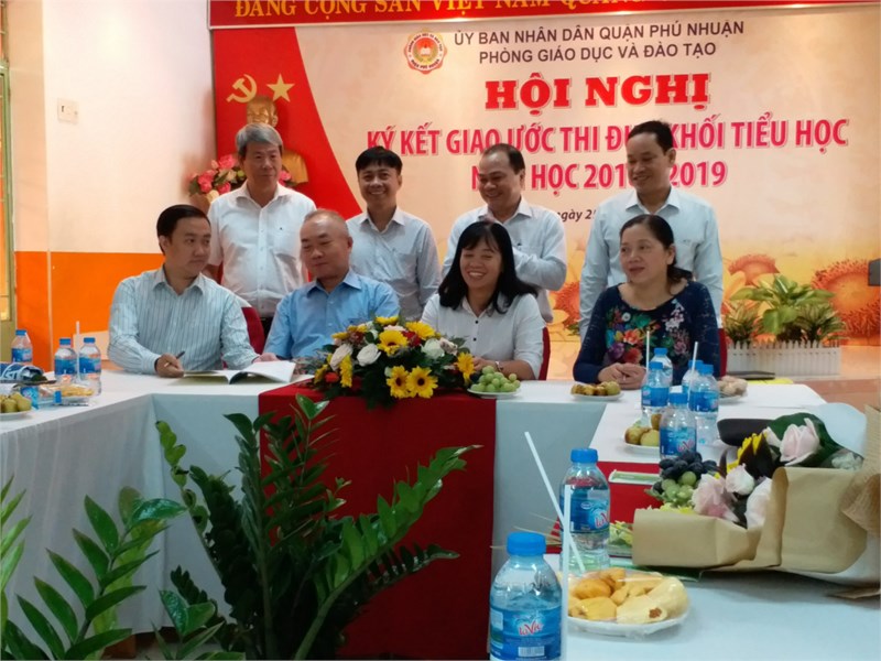 Hội nghị ký kết giao ước thi đua khối tiểu học năm học 2018-2019